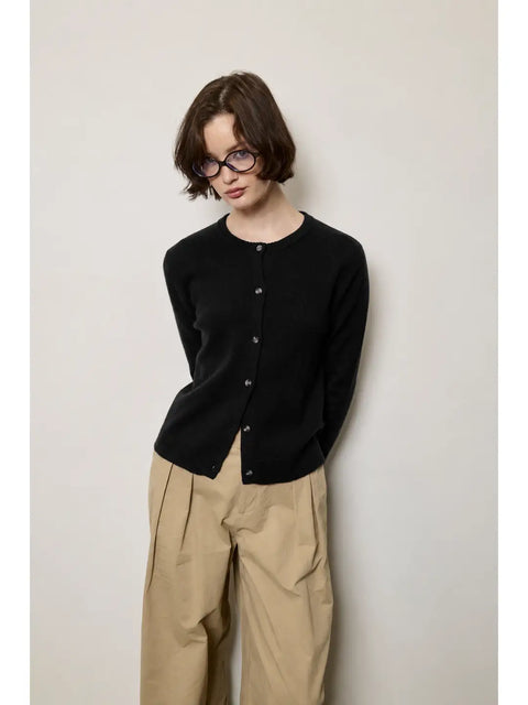 Essential Cashmere Crew Cardigan in Black